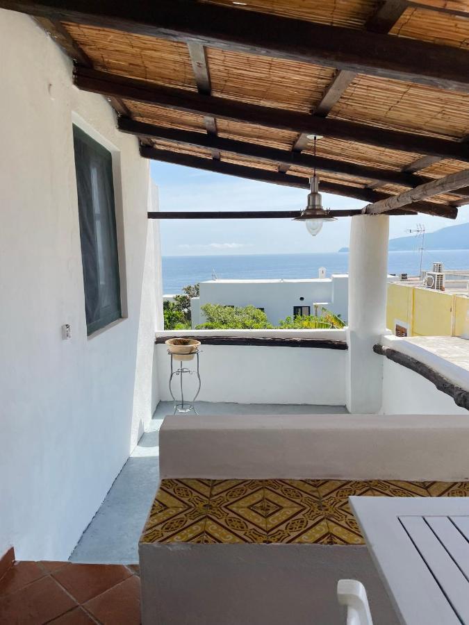 Villa Pomelia, Villa Nel Corso Di Santa Marina Salina A 50 Mt Dal Mare Exterior photo
